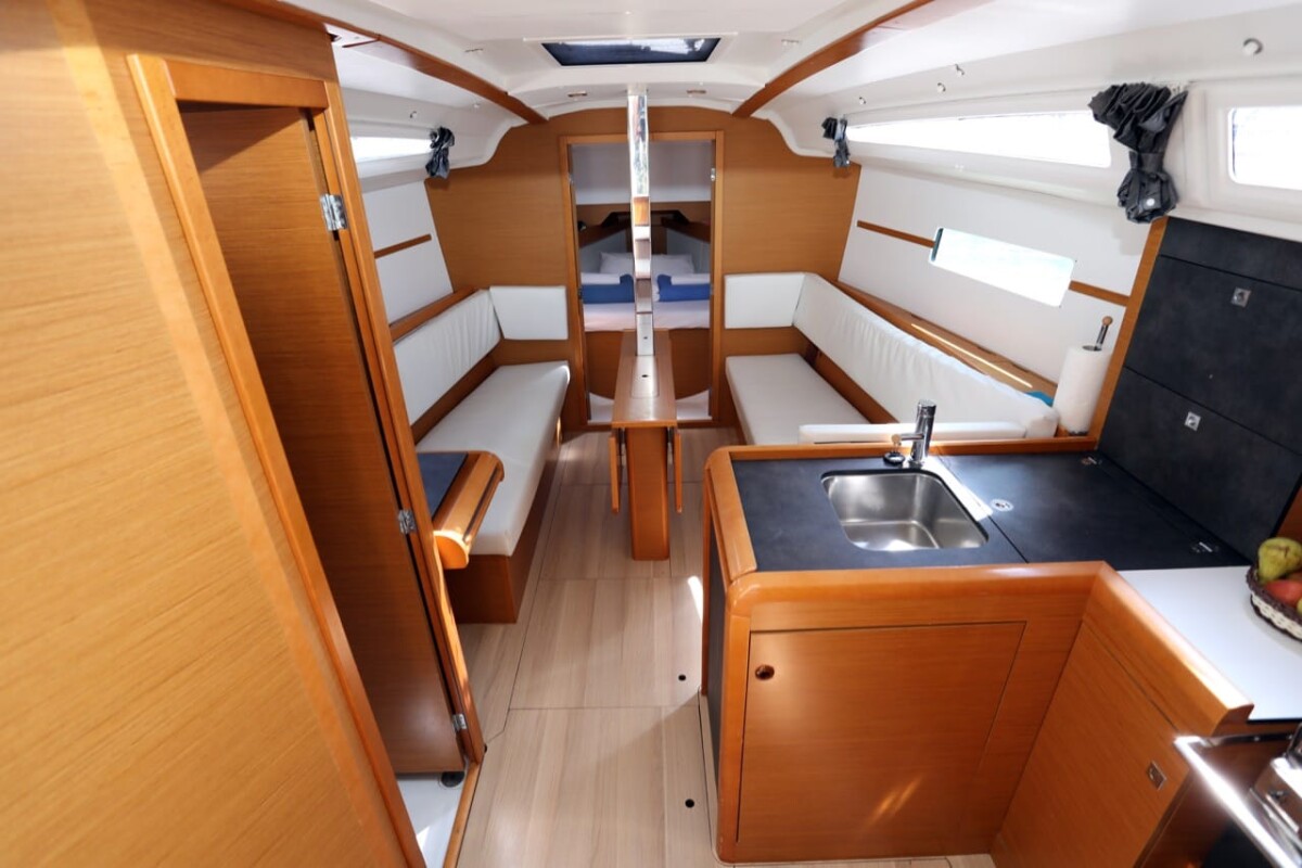 Sun Odyssey 349 Gin Tonic