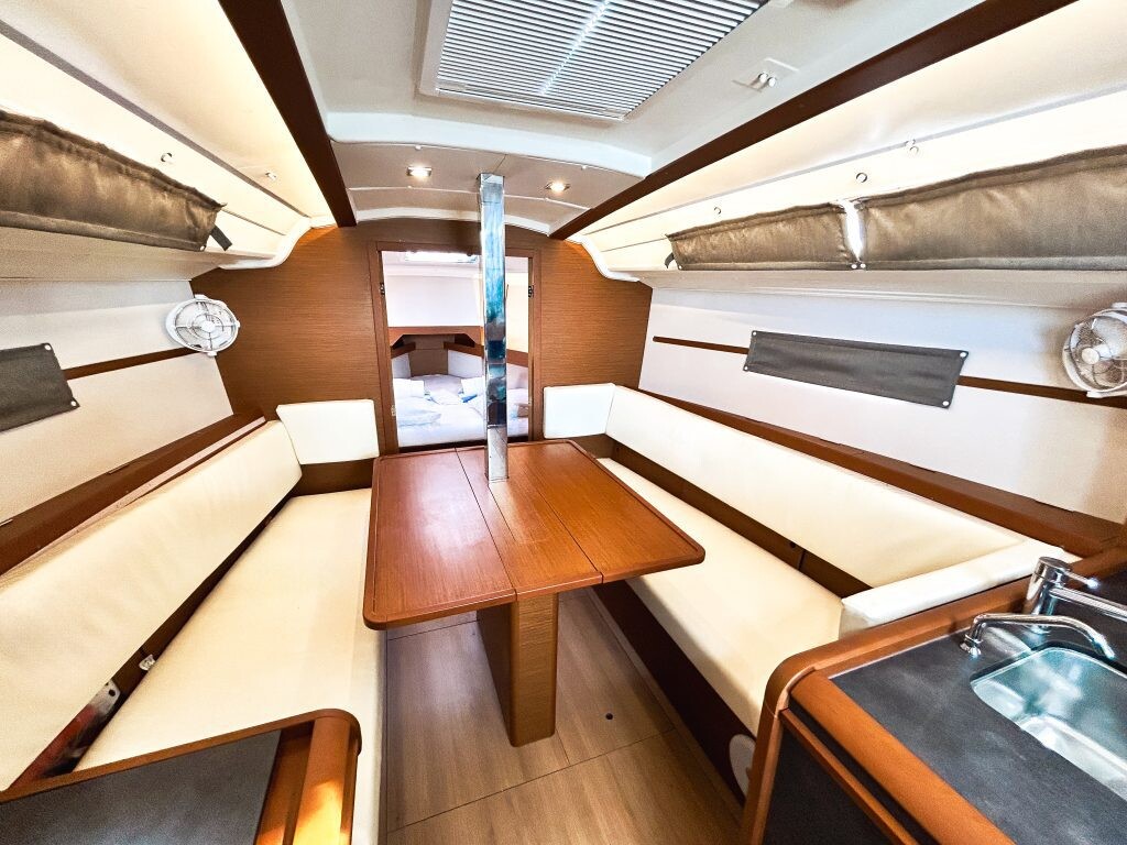 Sun Odyssey 349 Minx