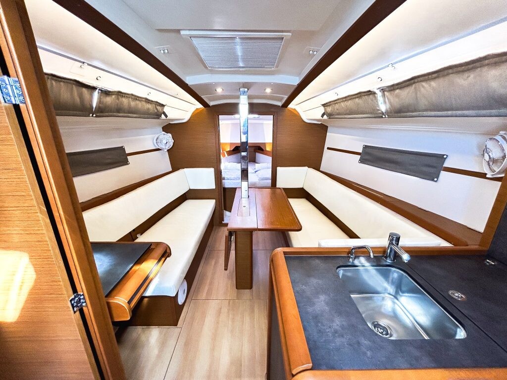 Sun Odyssey 349 Minx