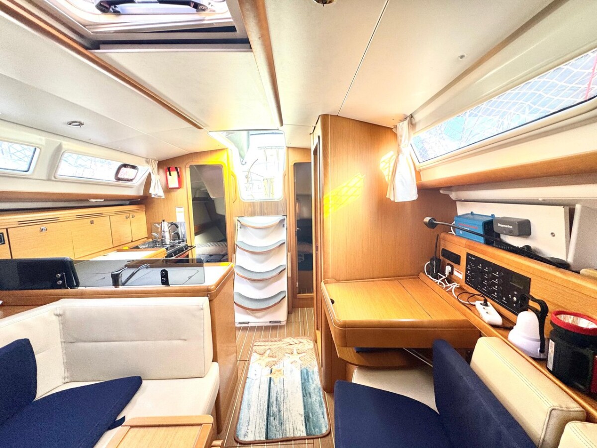 Sun Odyssey 36i Che