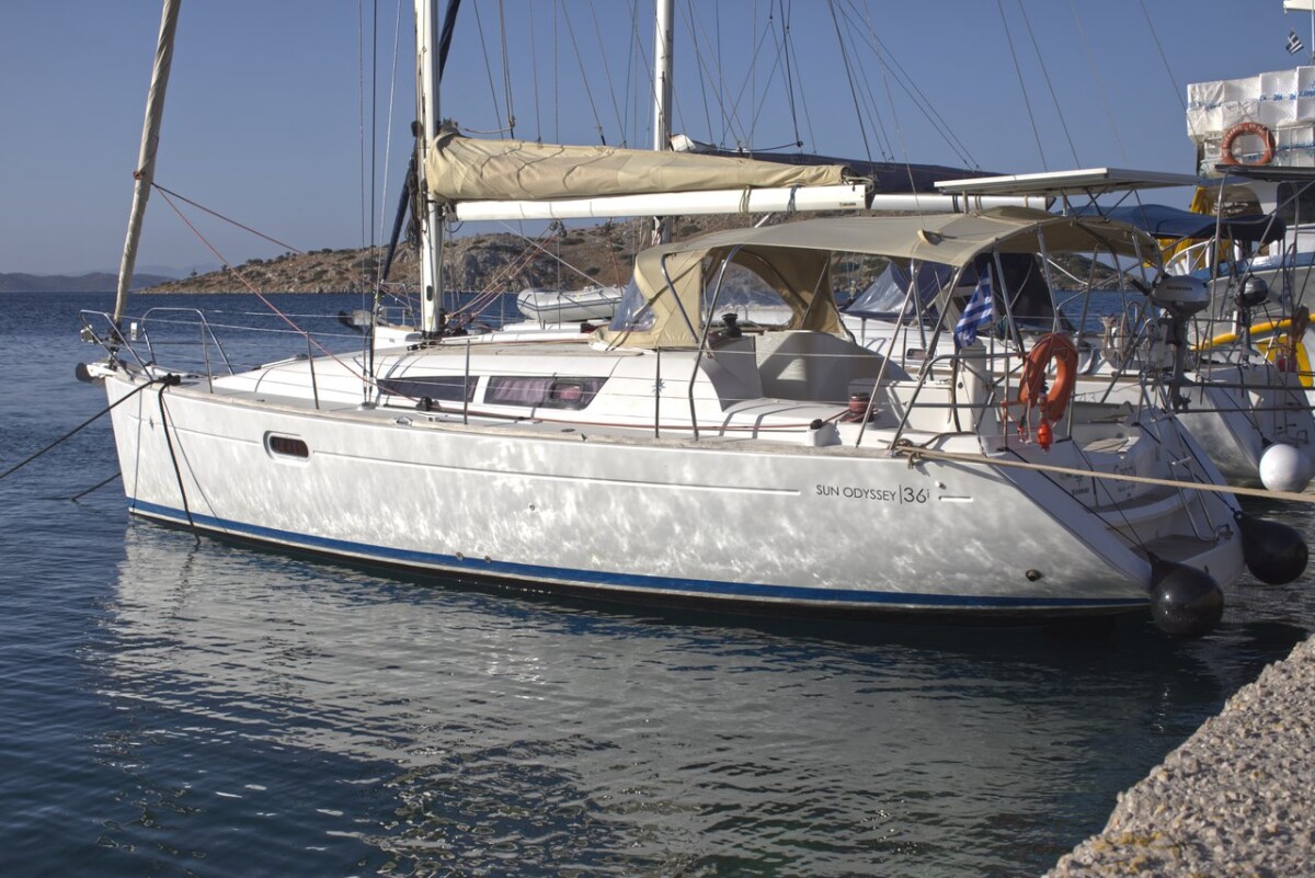 Sun Odyssey 36i Candy