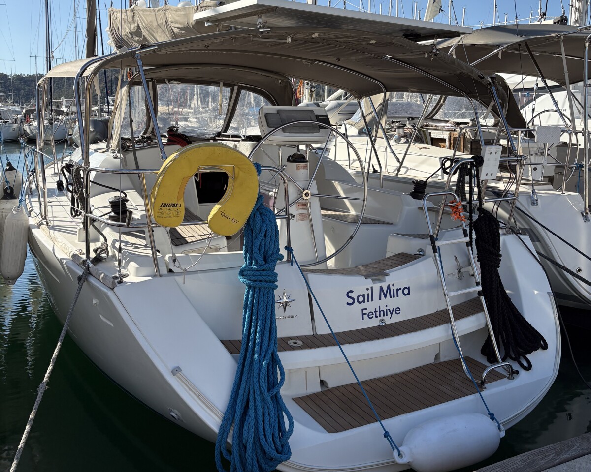 Sun Odyssey 36i Sail Mira