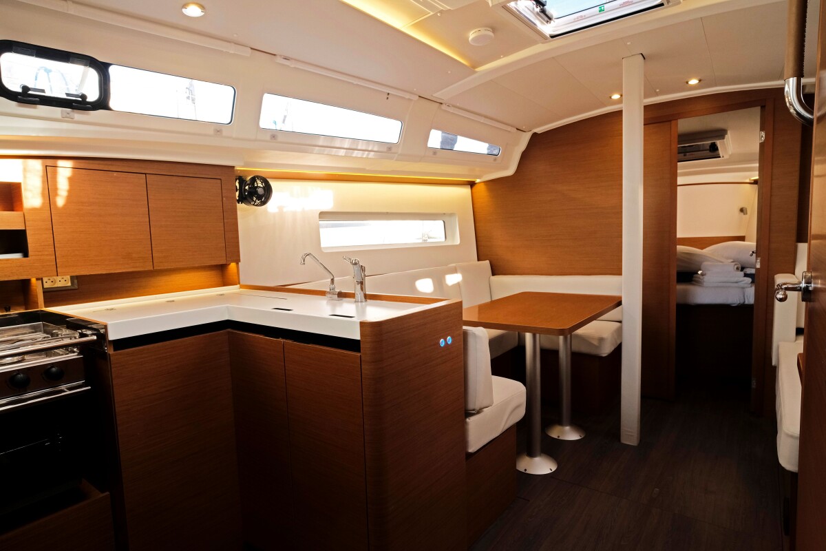 Sun Odyssey 380 Sea Kiss