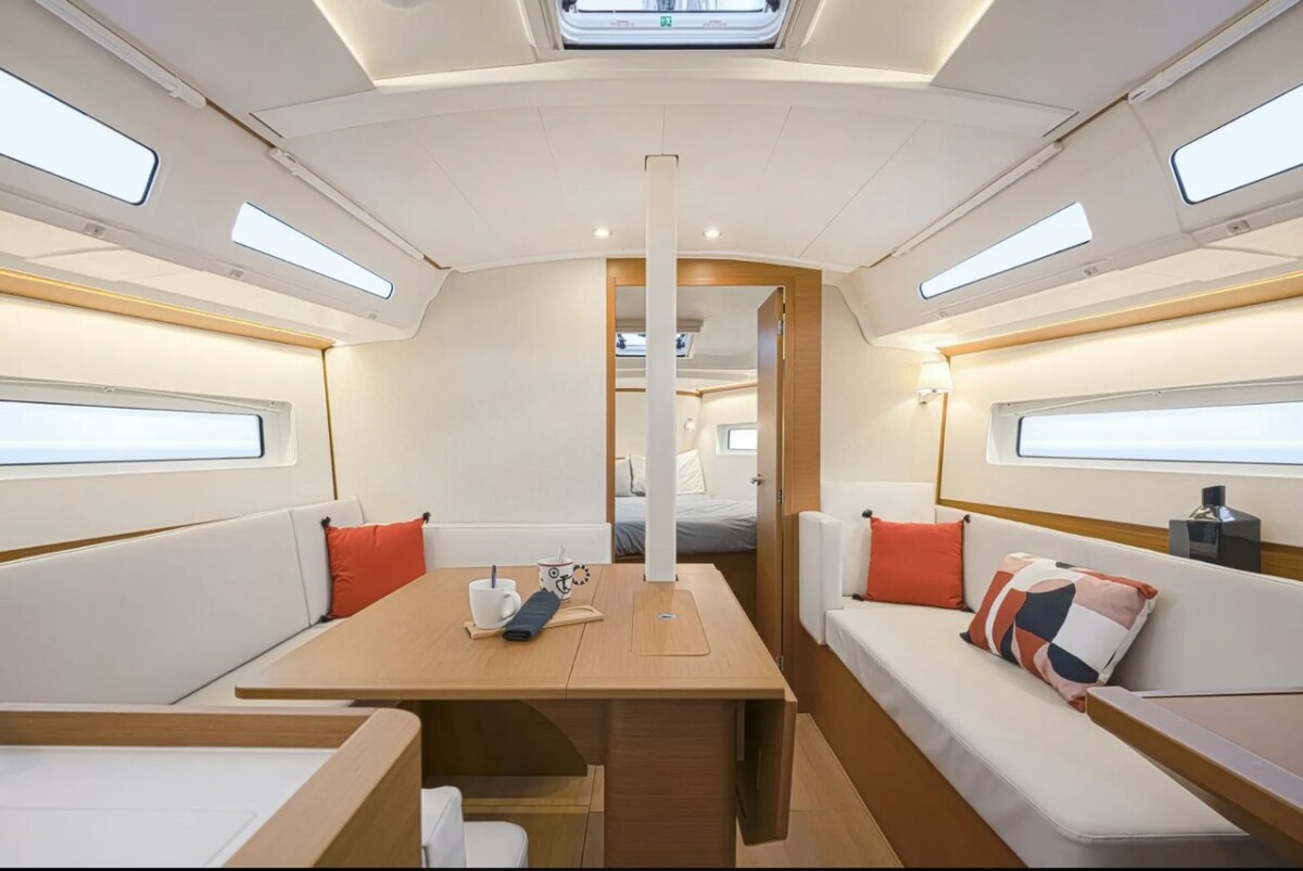 Sun Odyssey 380 Vida