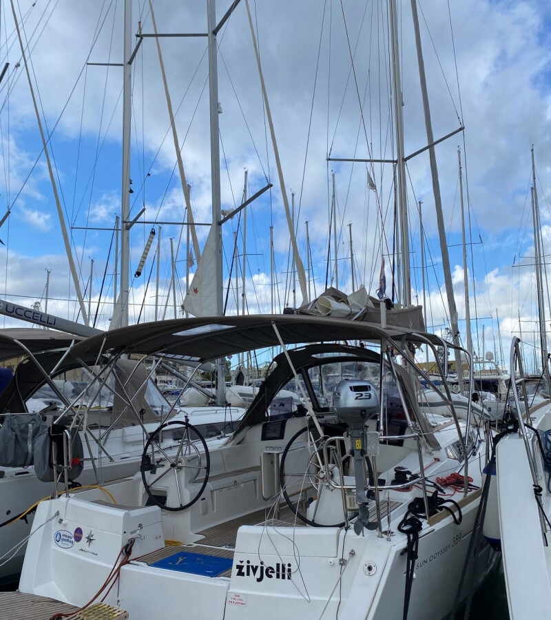 Sun Odyssey 389 živjelli