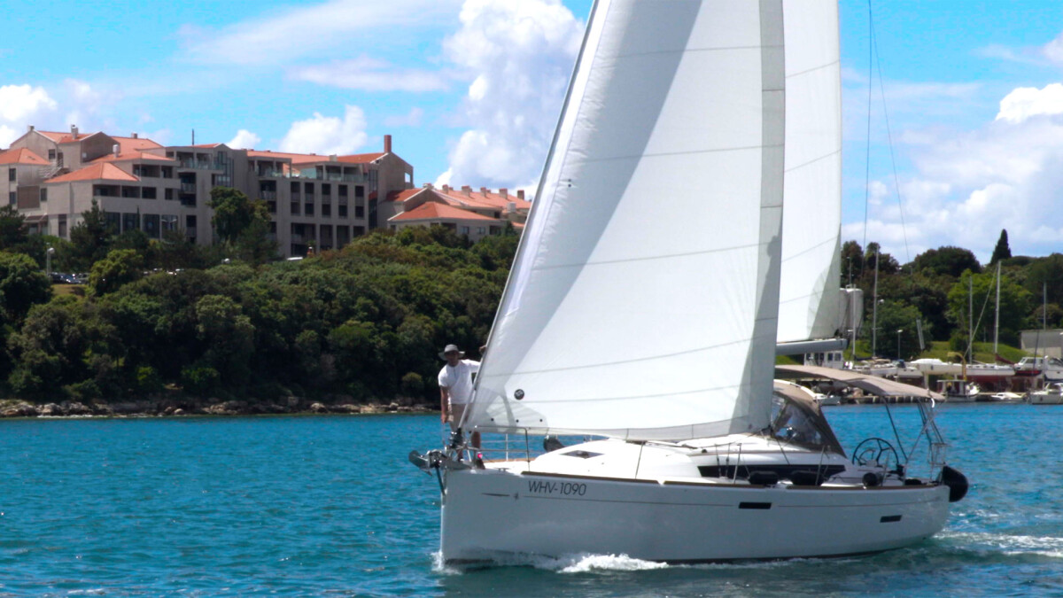 Sun Odyssey 389 Tina