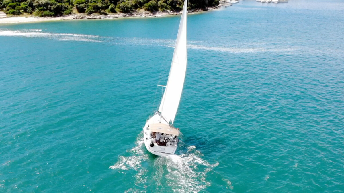 Sun Odyssey 389 Tina