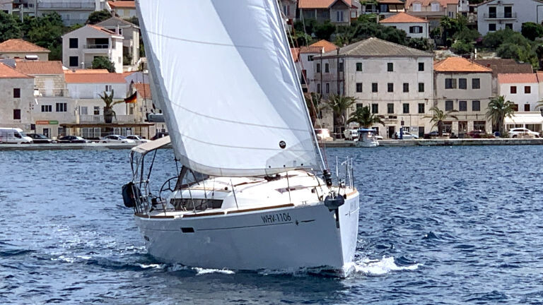 Sun Odyssey 389 Amadeus