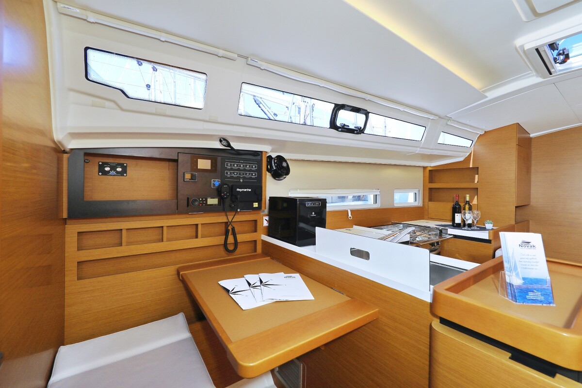 Sun Odyssey 410 Diona