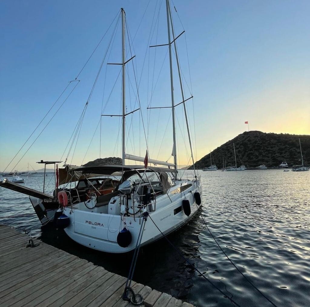 Sun Odyssey 410 Pelora