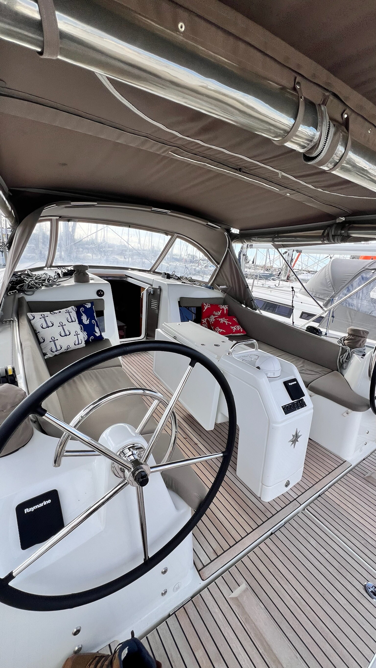 Sun Odyssey 410 Pelora
