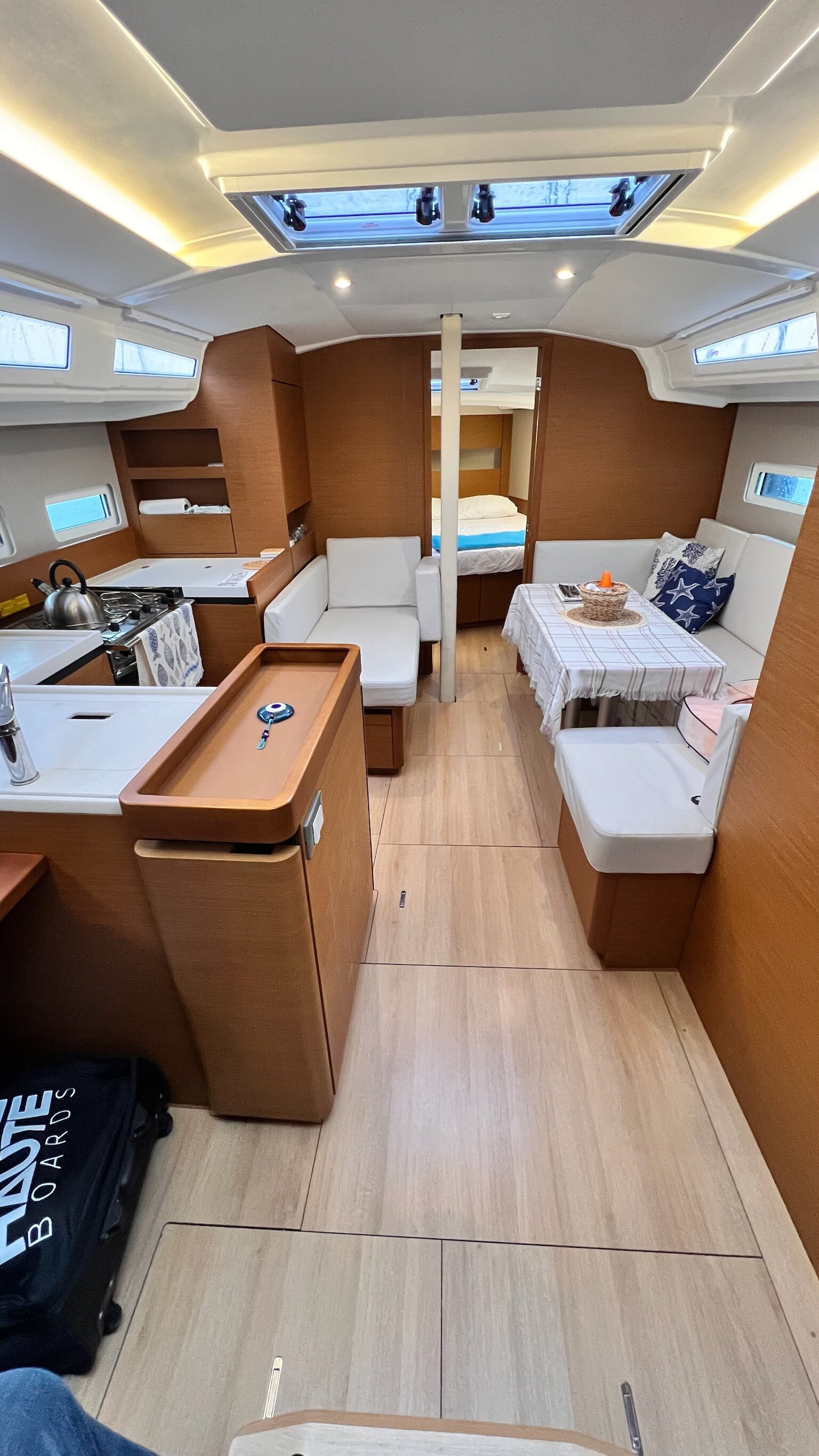 Sun Odyssey 410 Pelora