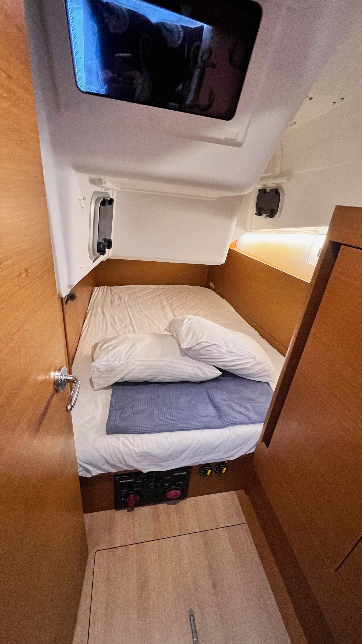 Sun Odyssey 410 Pelora
