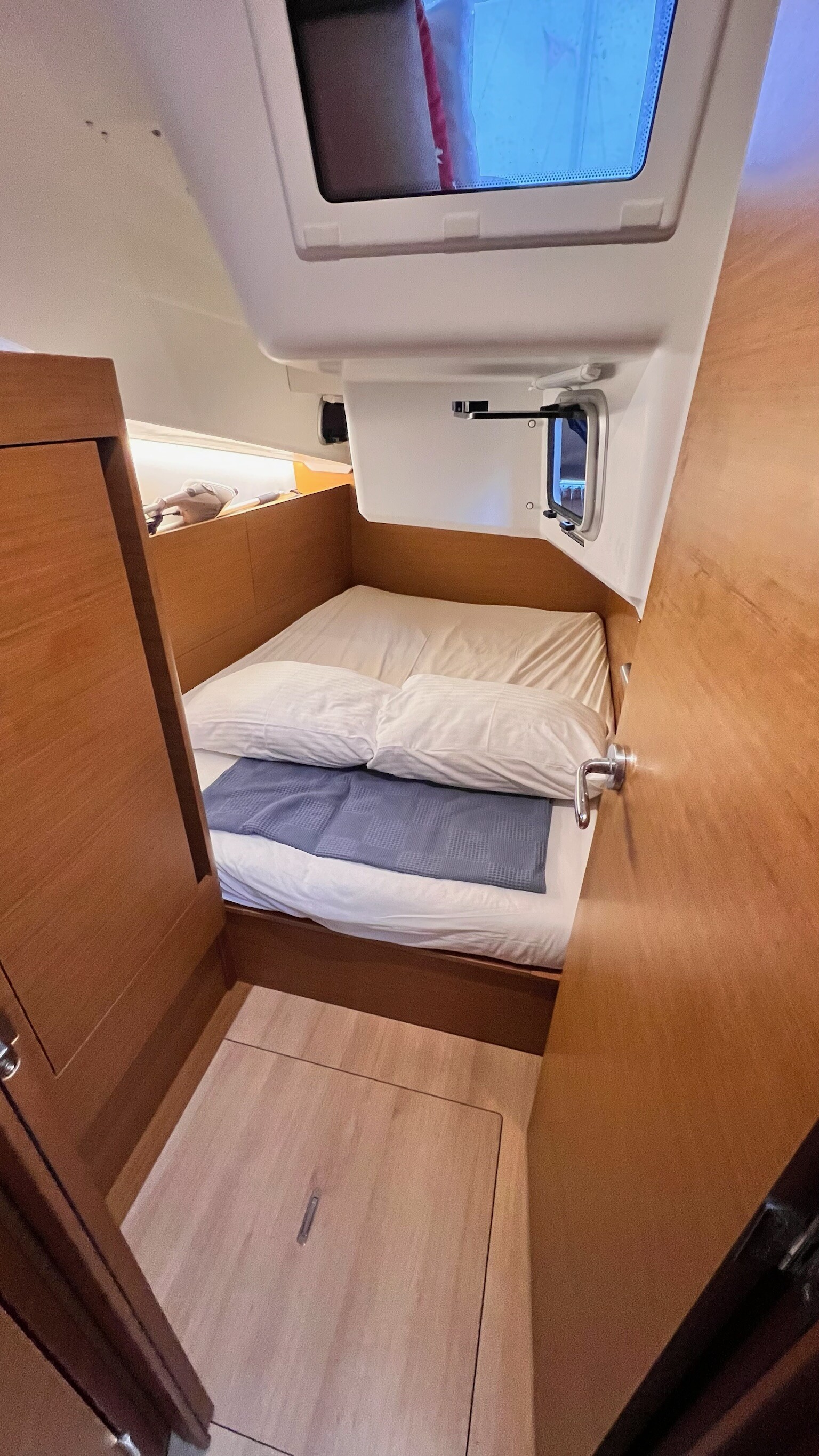 Sun Odyssey 410 Pelora