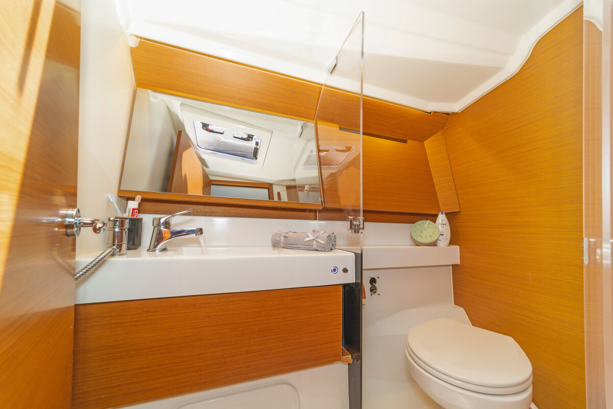 Sun Odyssey 410 Zheng Yi Sao (郑一嫂)