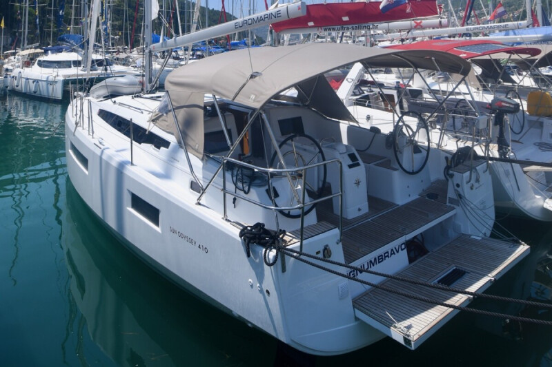 Sun Odyssey 410 Signum Bravo