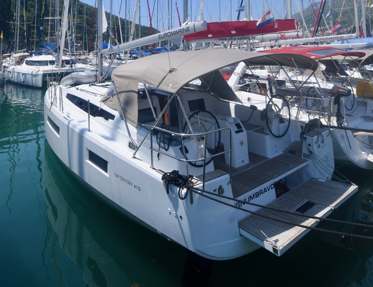 Sun Odyssey 410 Signum Bravo