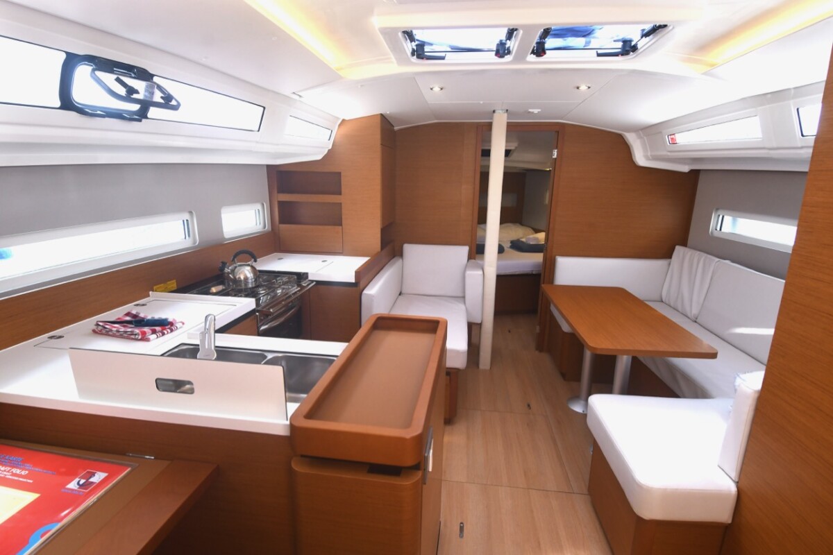 Sun Odyssey 410 Signum Bravo