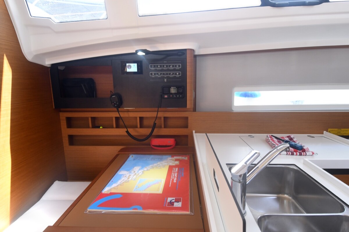 Sun Odyssey 410 Signum Bravo