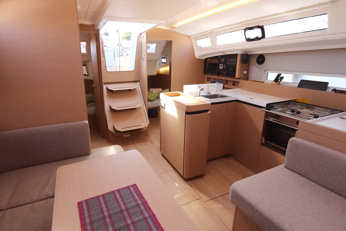 Sun Odyssey 410 Aris