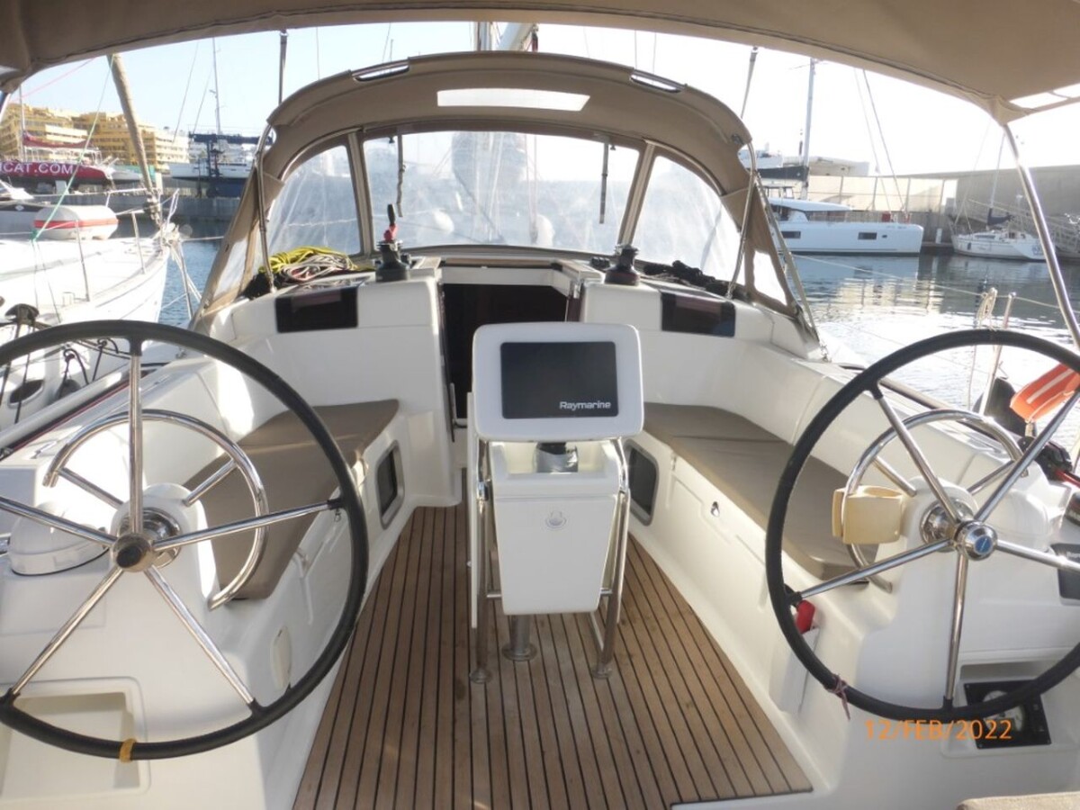 Sun Odyssey 419 Para elli