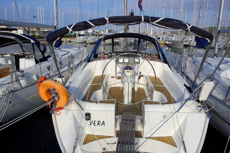 Sun Odyssey 42.2 Vera 1