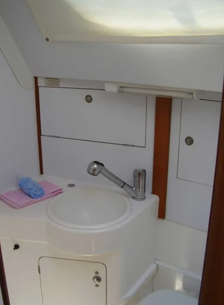 Sun Odyssey 42.2 Stefi