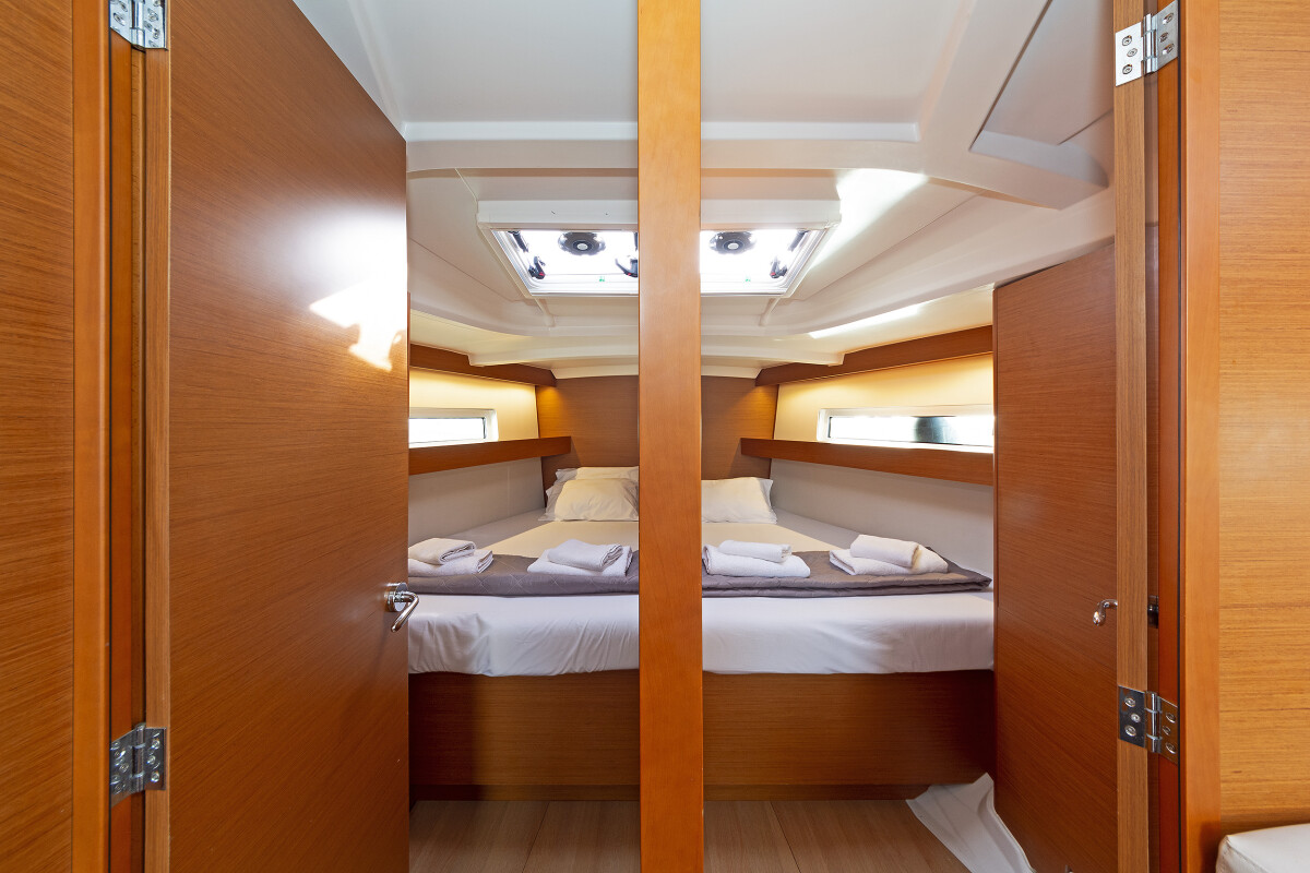 Sun Odyssey 440 JOLLY ROGER