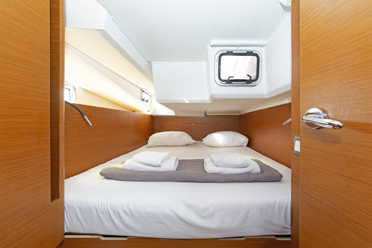Sun Odyssey 440 JOLLY ROGER