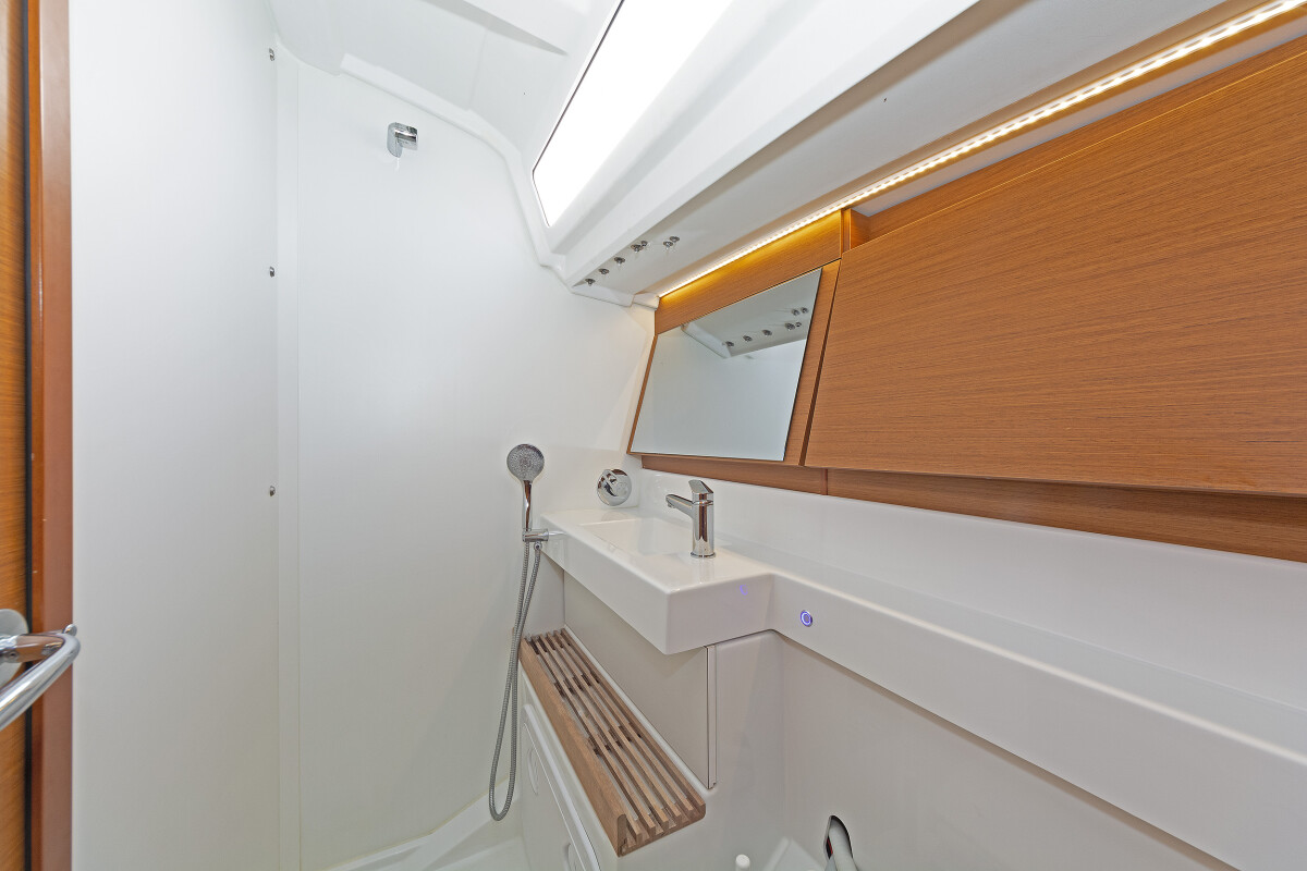 Sun Odyssey 440 JOLLY ROGER