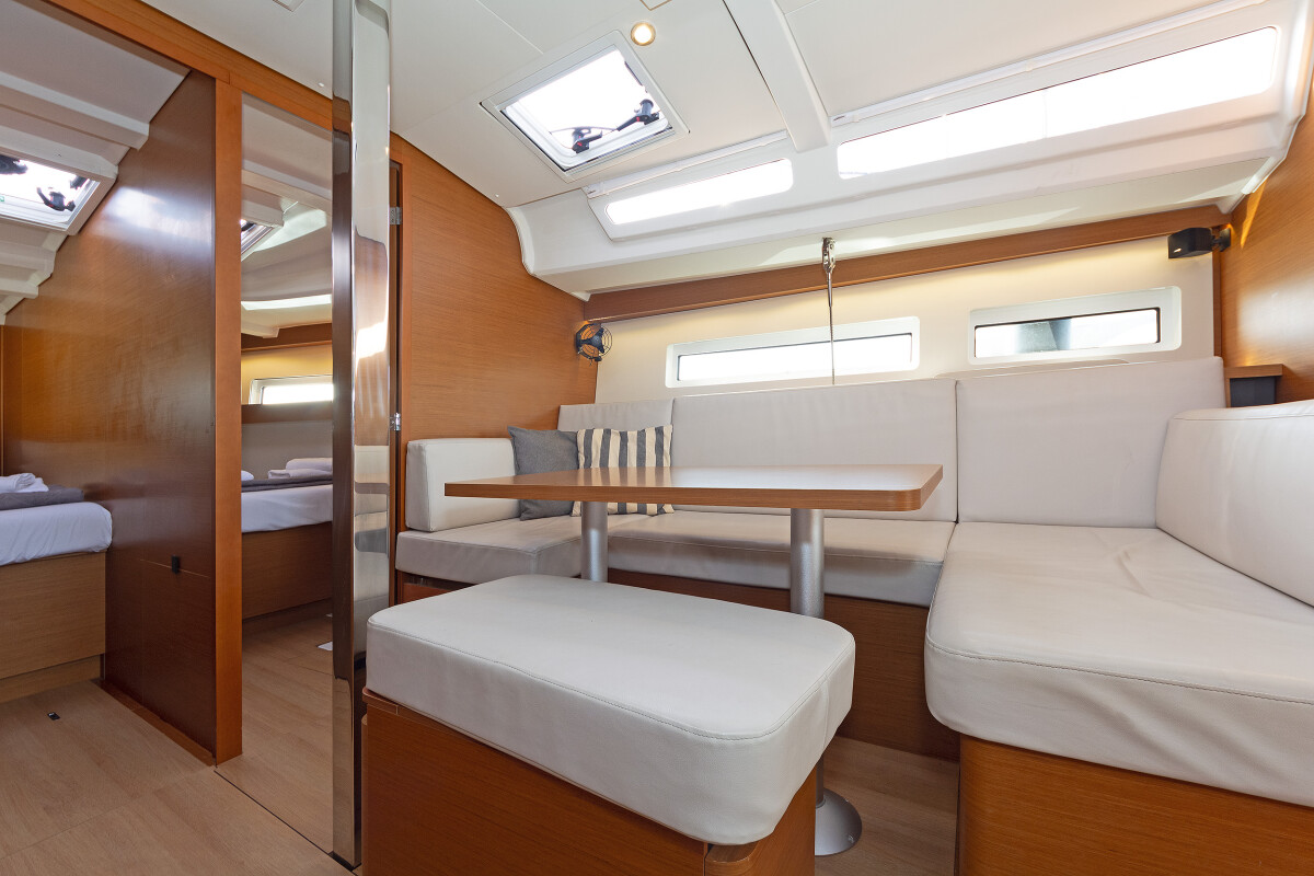 Sun Odyssey 440 JOLLY ROGER