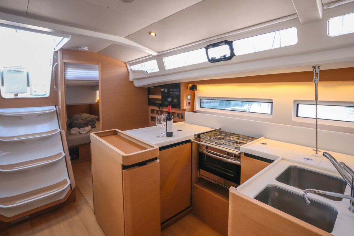 Sun Odyssey 440 Dreamcatcher