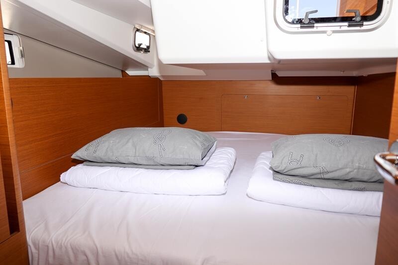 Sun Odyssey 440 Ana