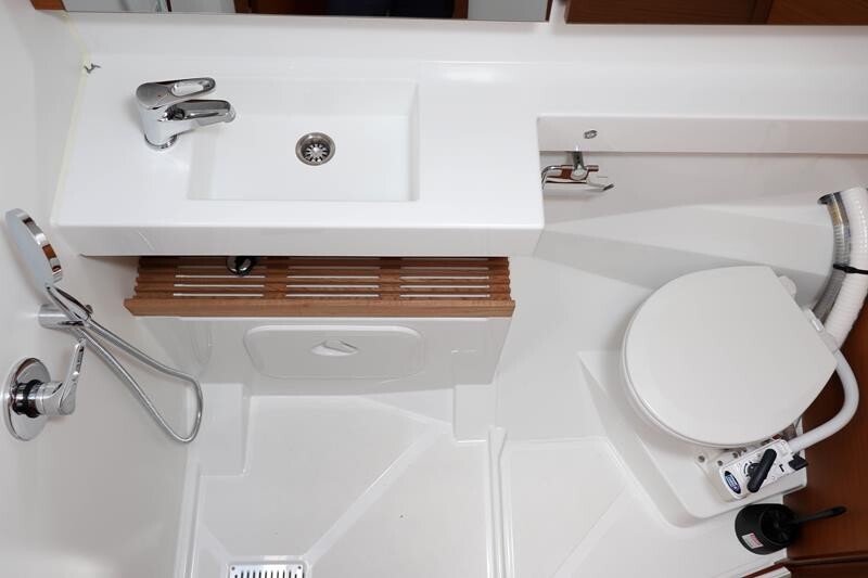 Sun Odyssey 440 Ana