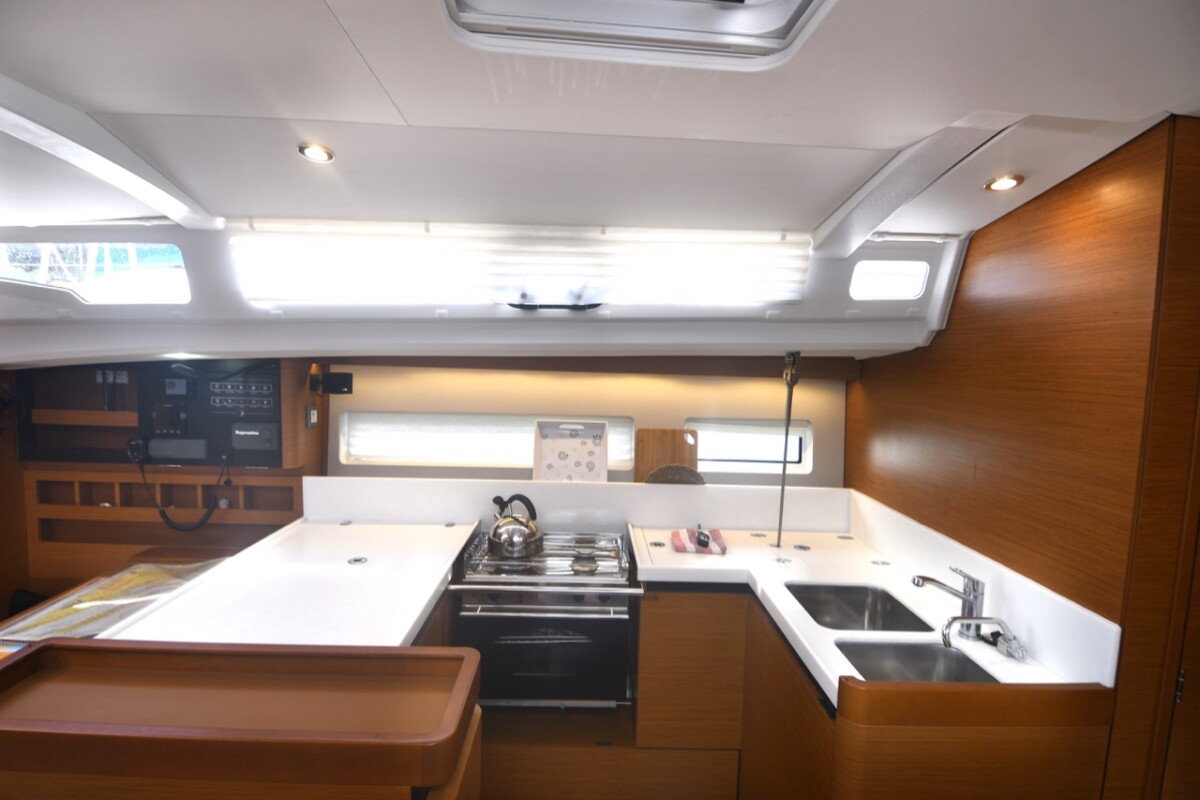 Sun Odyssey 440 Signum Alfa