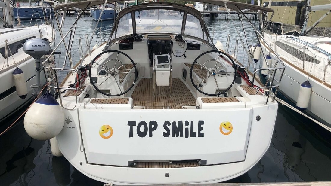 Sun Odyssey 449 Top Smile