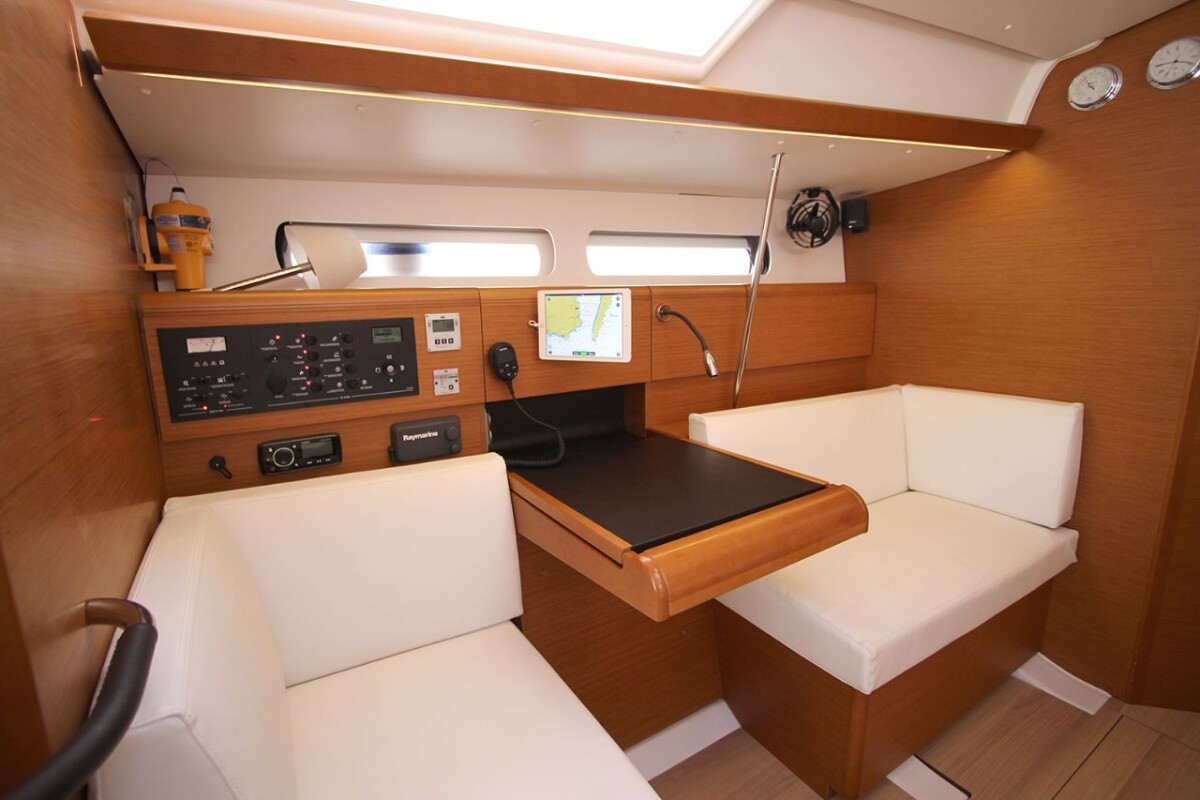 Sun Odyssey 449 Kronos