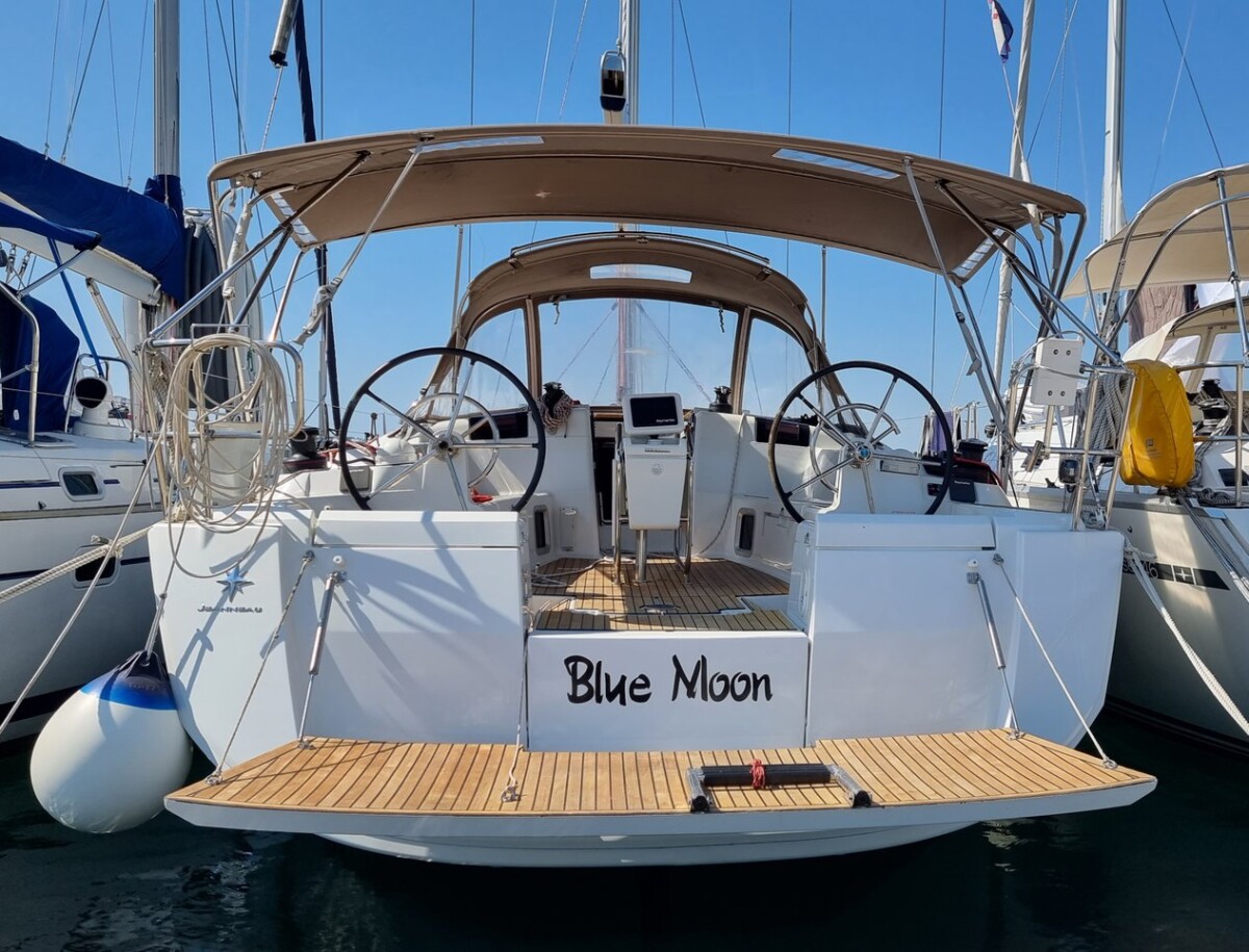 Sun Odyssey 449 Blue Moon