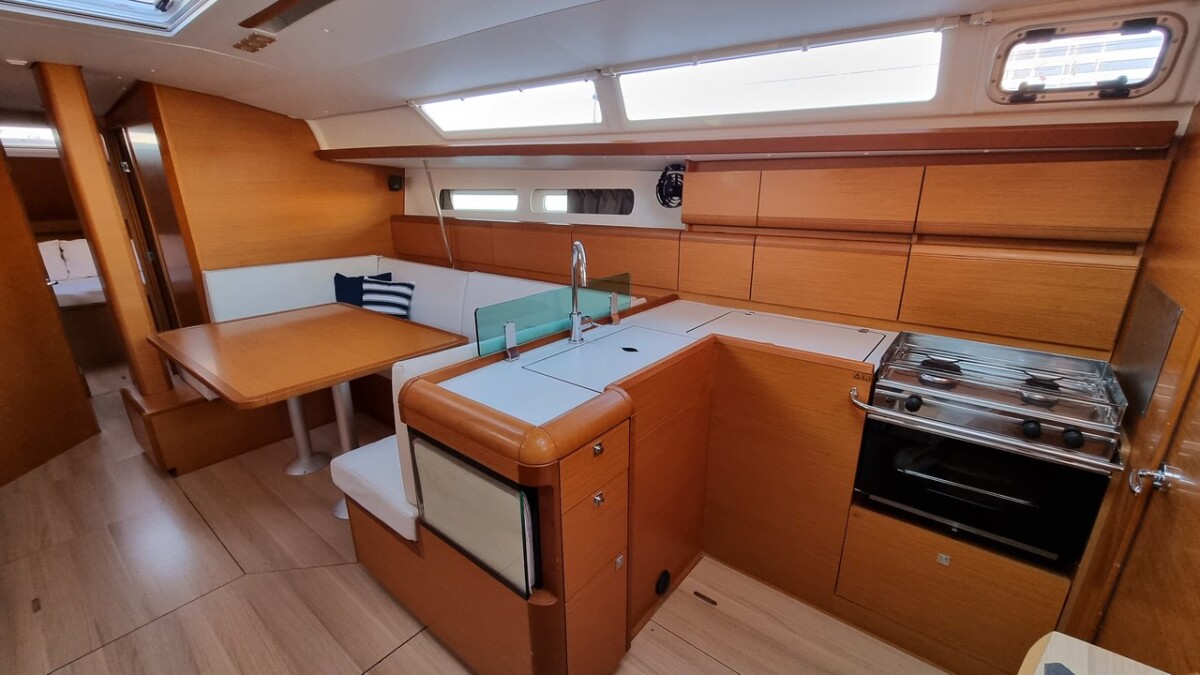 Sun Odyssey 449 Blue Moon