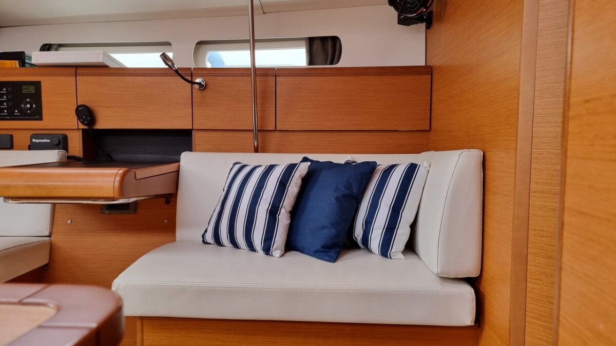 Sun Odyssey 449 Blue Moon