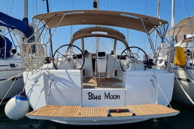 Sun Odyssey 449 Blue Moon