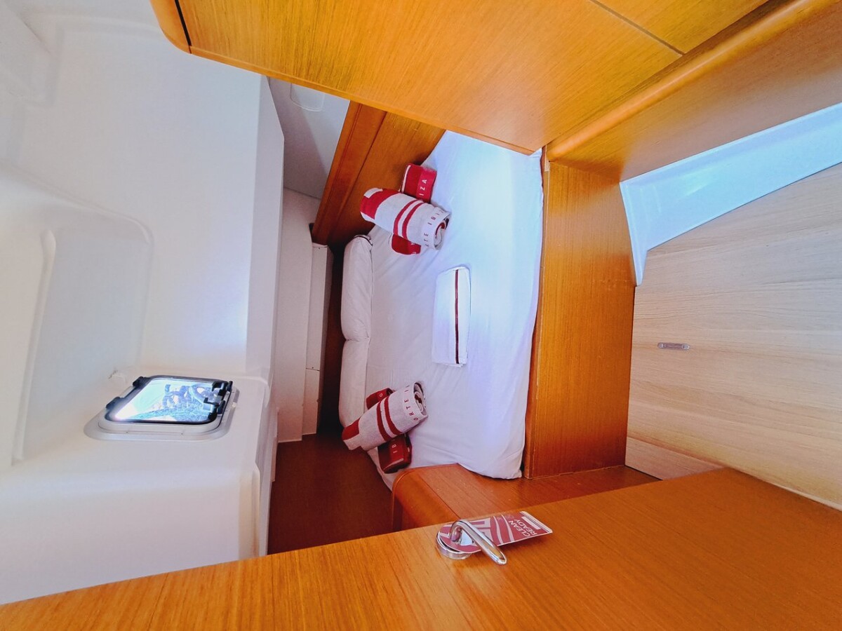 Sun Odyssey 449 Mientras Tanto