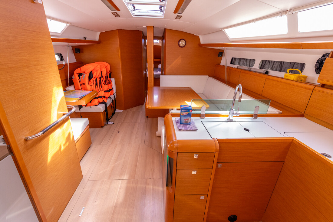 Sun Odyssey 449 Cherry