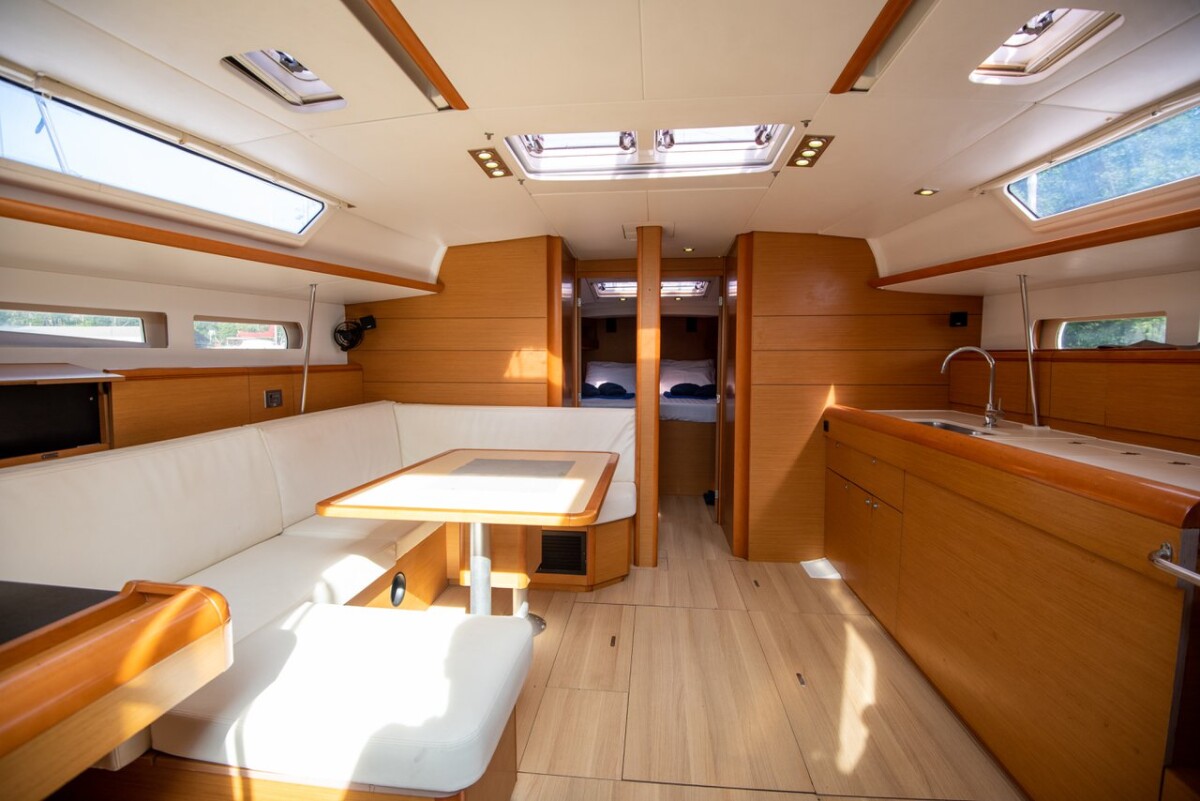 Sun Odyssey 469 Aurora Belle