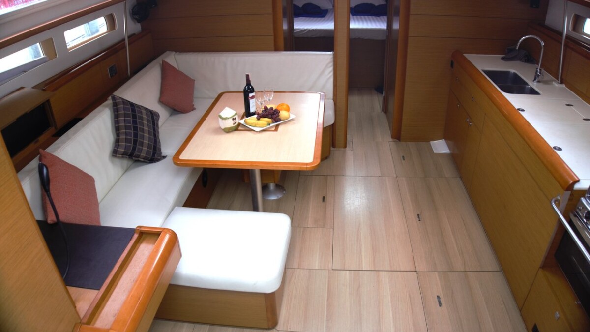 Sun Odyssey 469 Aurora Belle