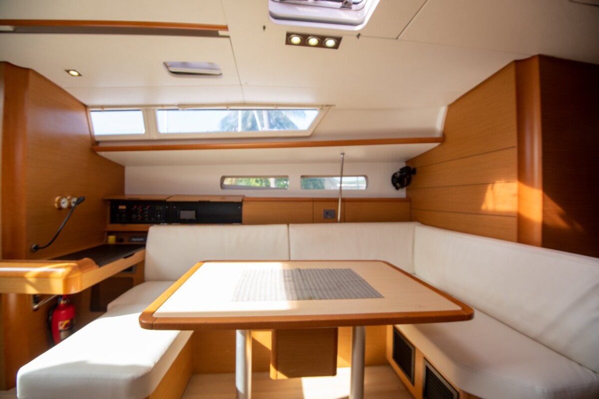 Sun Odyssey 469 Aurora Belle