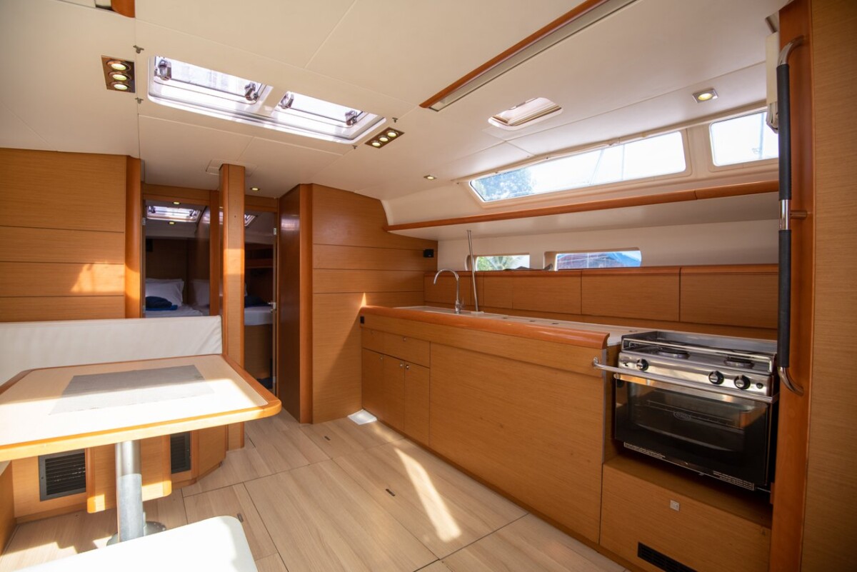 Sun Odyssey 469 Aurora Belle