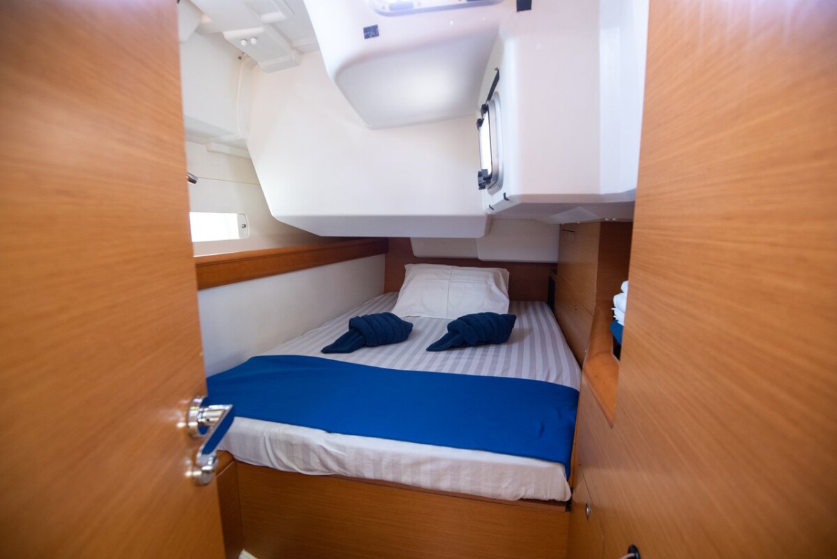 Sun Odyssey 469 Aurora Belle