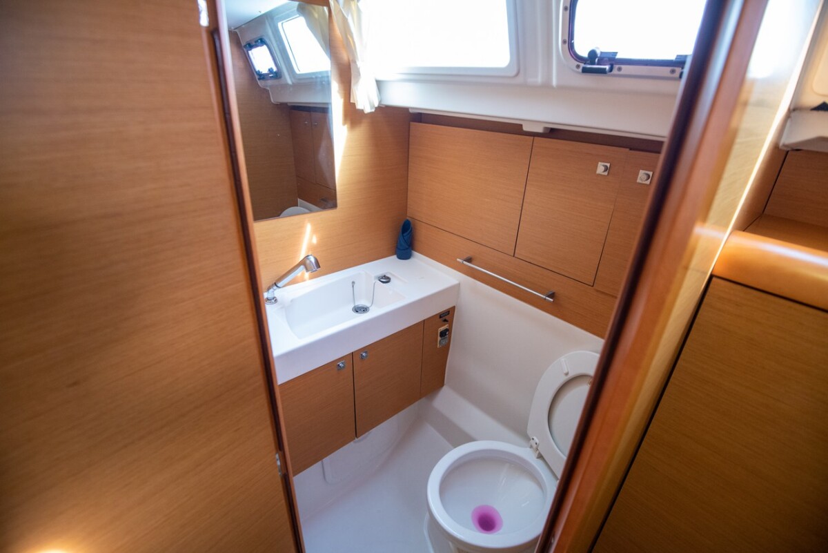 Sun Odyssey 469 Aurora Belle