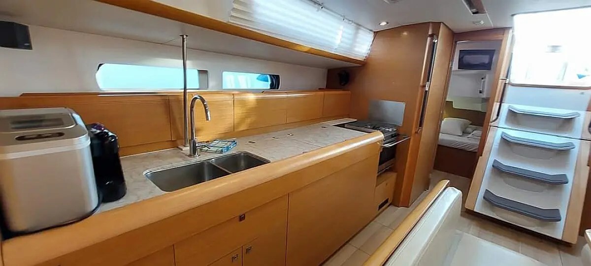 Sun Odyssey 479 Yolo